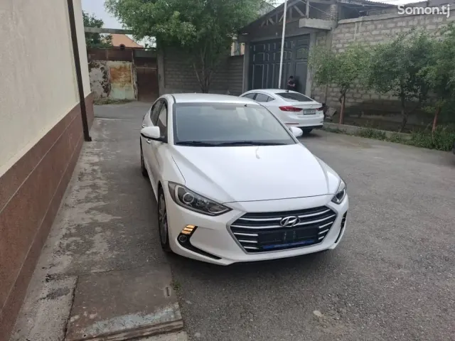 Hyundai Avante 2015 · 1.6 AT