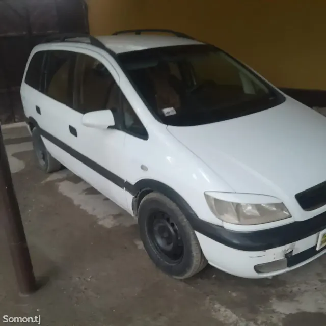 Opel Zafira 1999 · 1.6 MT