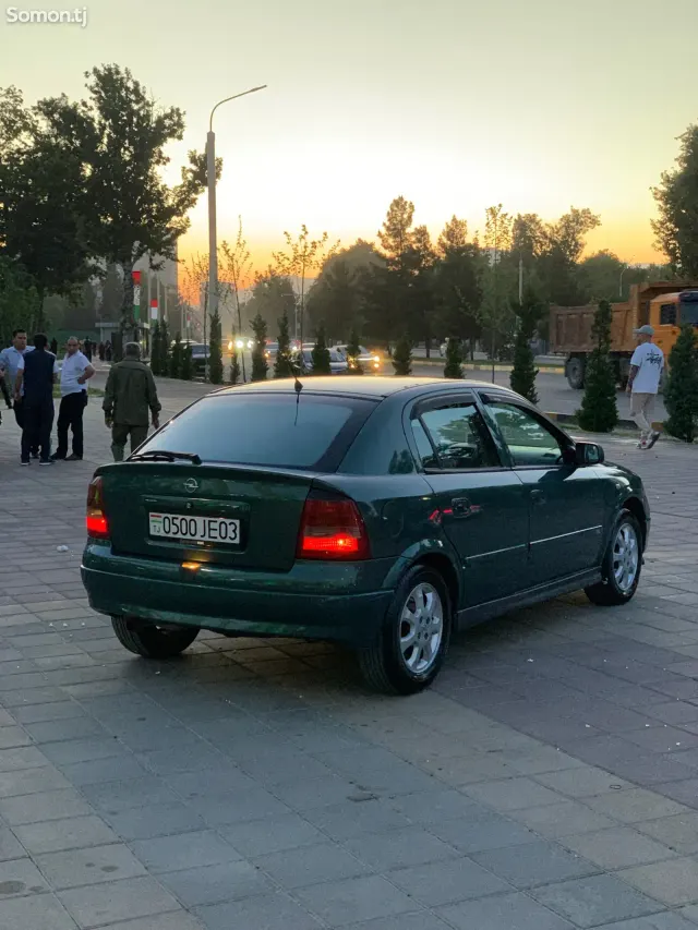 Opel Astra G 1999 · 1.6 MT
