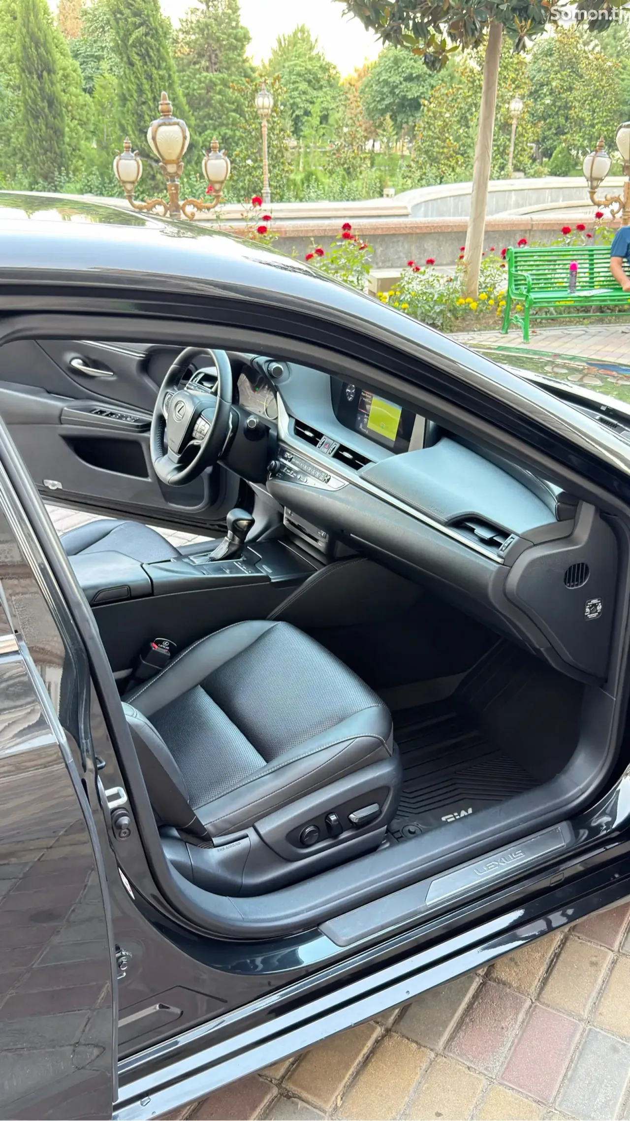 Lexus ES series 2020 · 2.5 AT