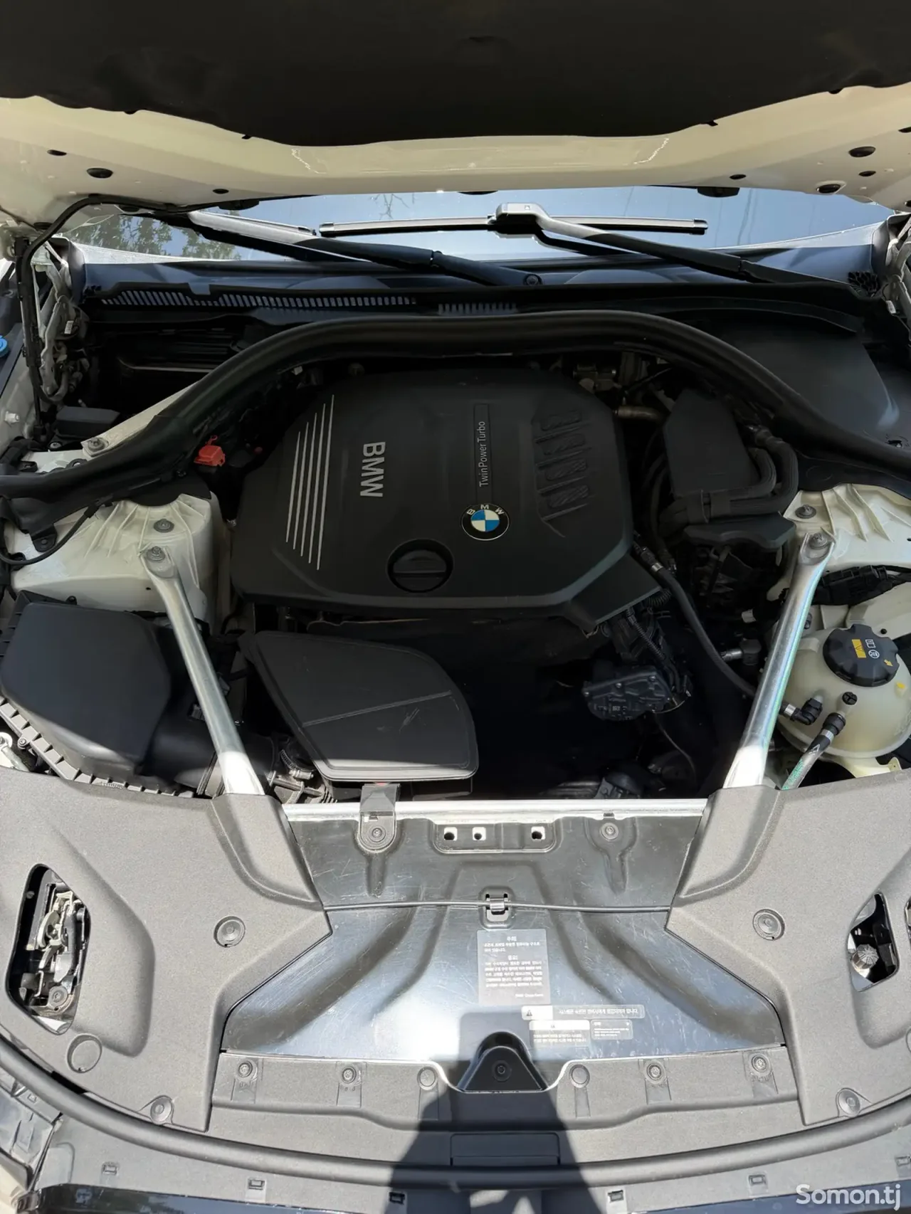 BMW 5 series 2018 · 2.0 AT