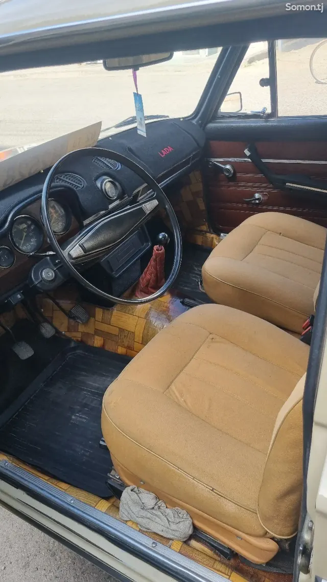 Lada (ВАЗ) 2106 1984 · 1.1 MT