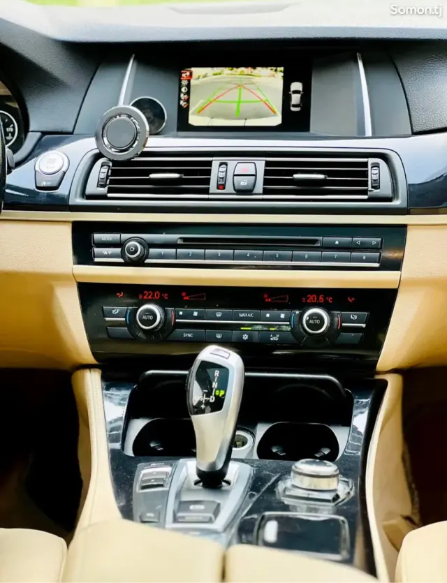BMW 5 series 2015 · 2.0 AT