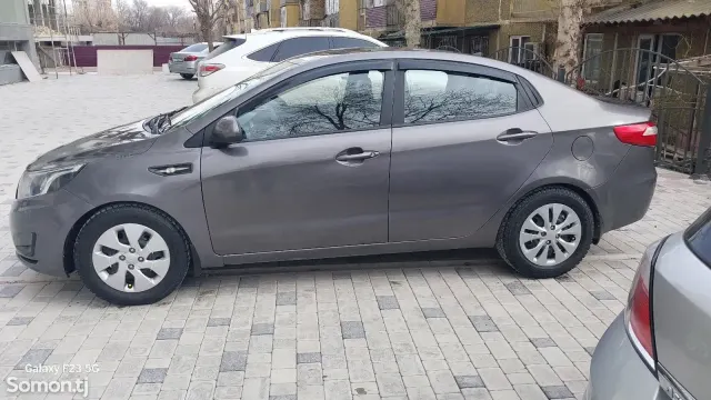 Kia Rio 2015 · 1.4 MT