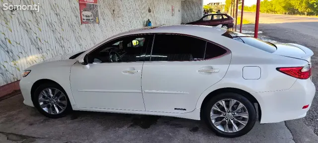 Lexus ES series 2014 · 3.0 AT