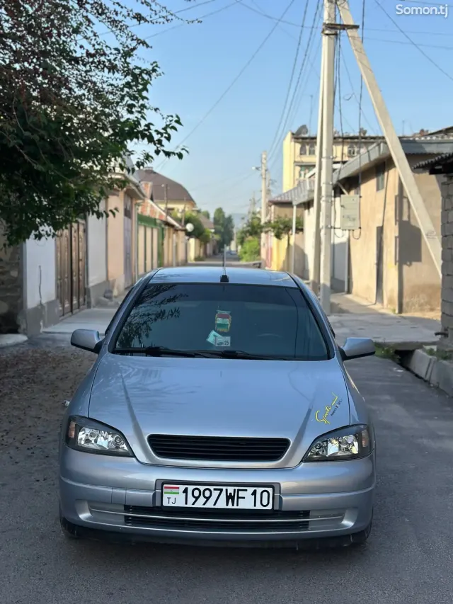 Opel Astra G 2000 · 1.6 MT