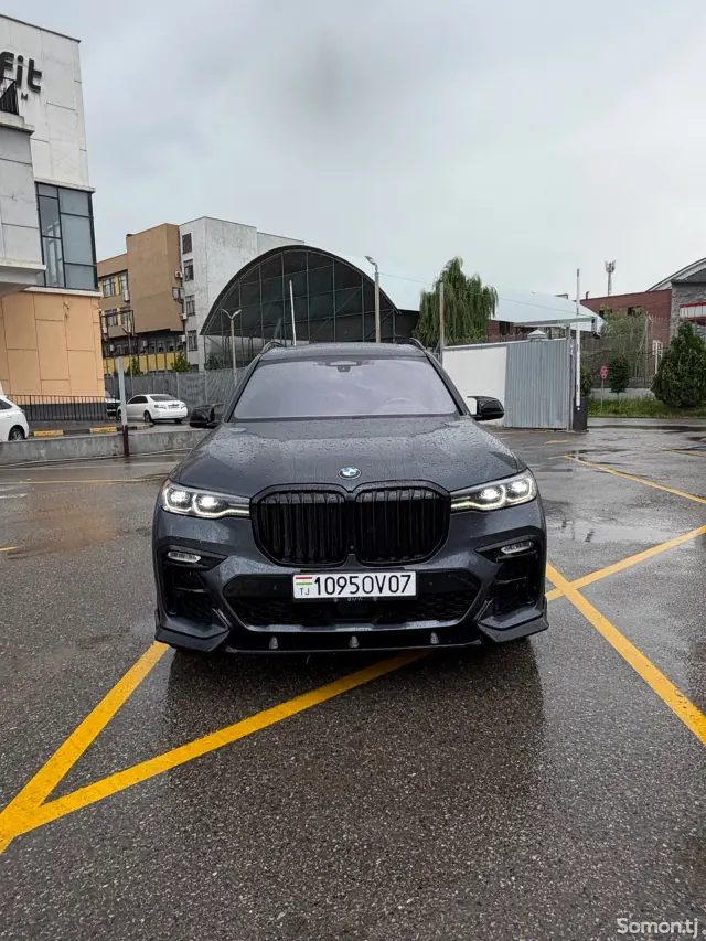BMW X7 2022 · 4.0 AT
