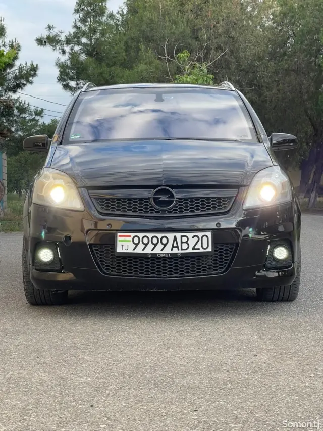 Opel Zafira 2007 · 2.0 MT