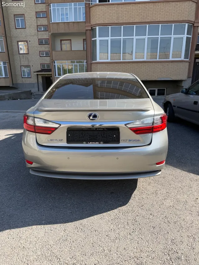 Lexus ES series 2016 · 3.0 AT