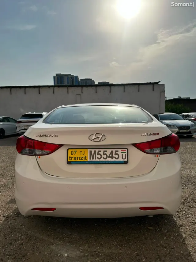 Hyundai Avante 2012 · 1.6 AT