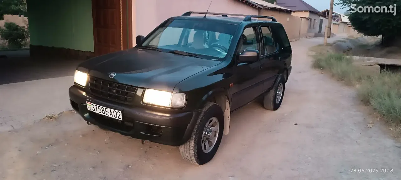 Opel Frontera 2001 · 2.0 MT