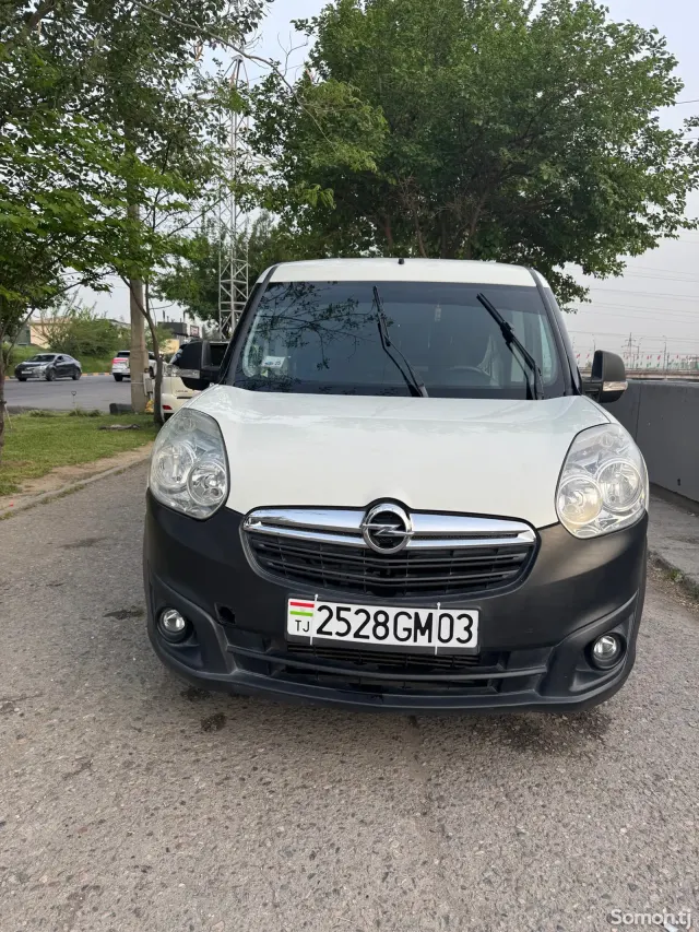 Opel Combo 2015 · 1.5 MT