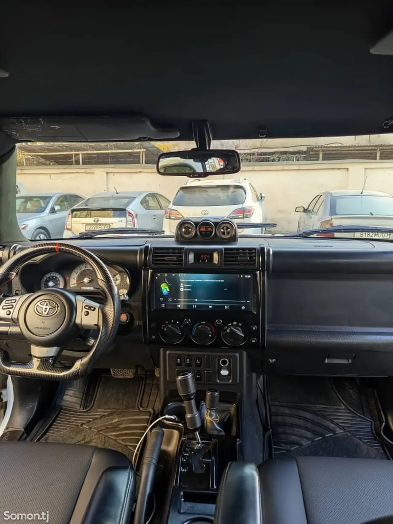 Toyota FJ Cruiser 2013 · 2.0 AT