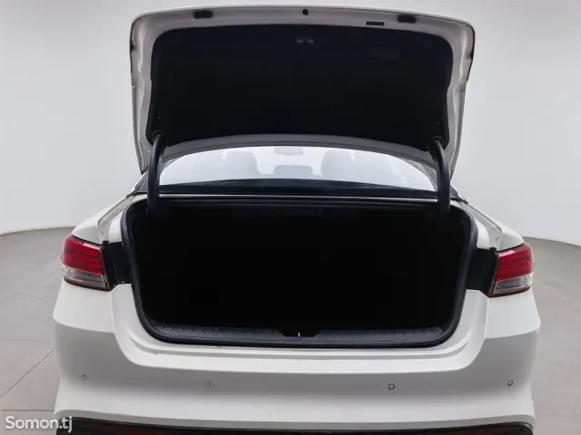 Kia K5 2016 · 1.6 AT