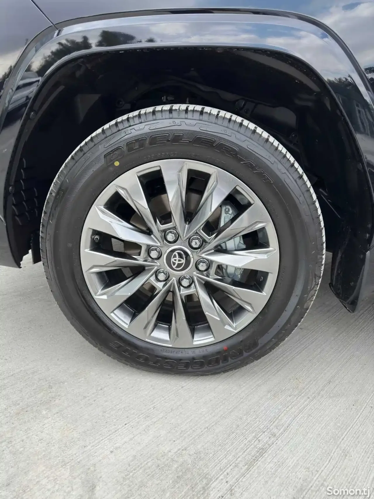 Toyota Land Cruiser 2025 · 4.0 AT