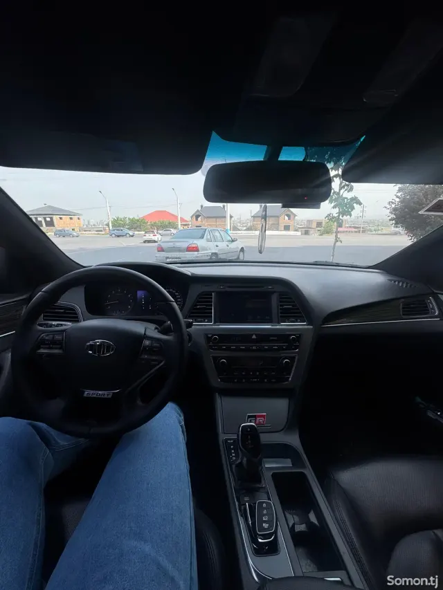 Hyundai Sonata 2016 · 2.0 AT