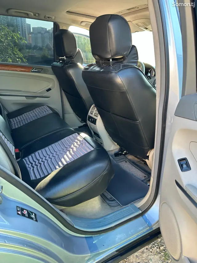 Mercedes-Benz ML class 2006 · 3.5 AT