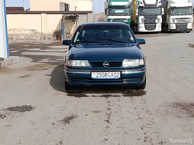 Opel Vectra A 1994 · 1.6 MT