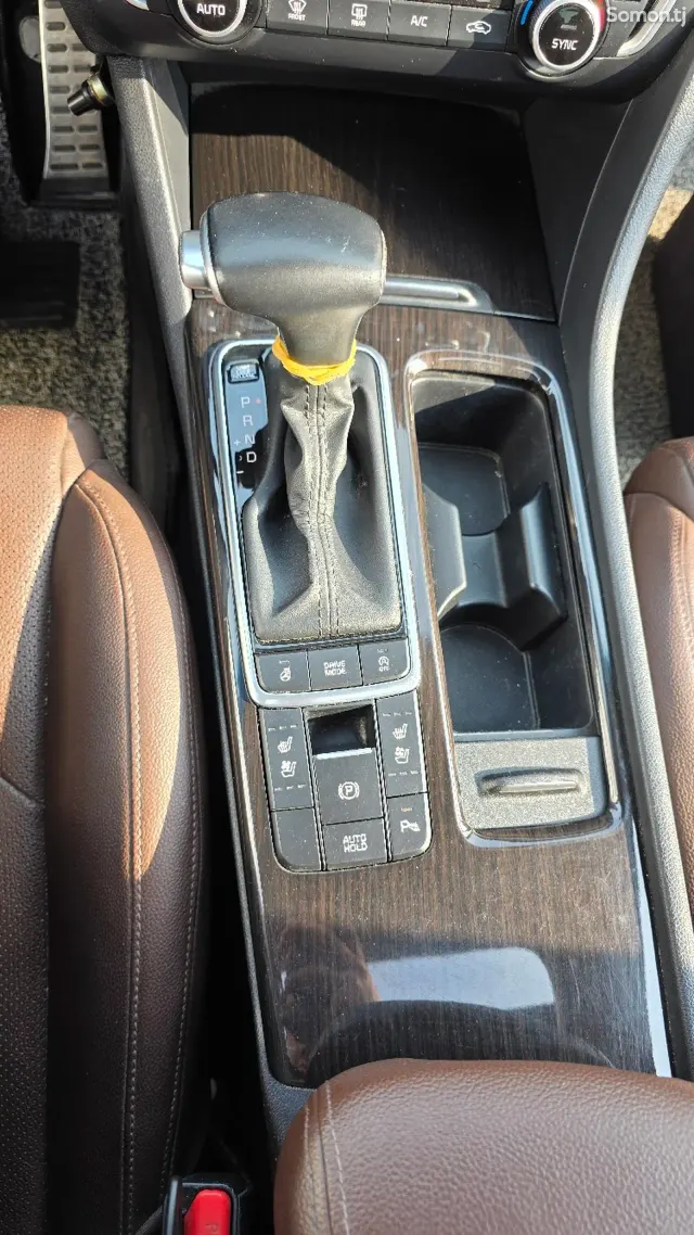 Kia K5 2015 · 1.7 AT