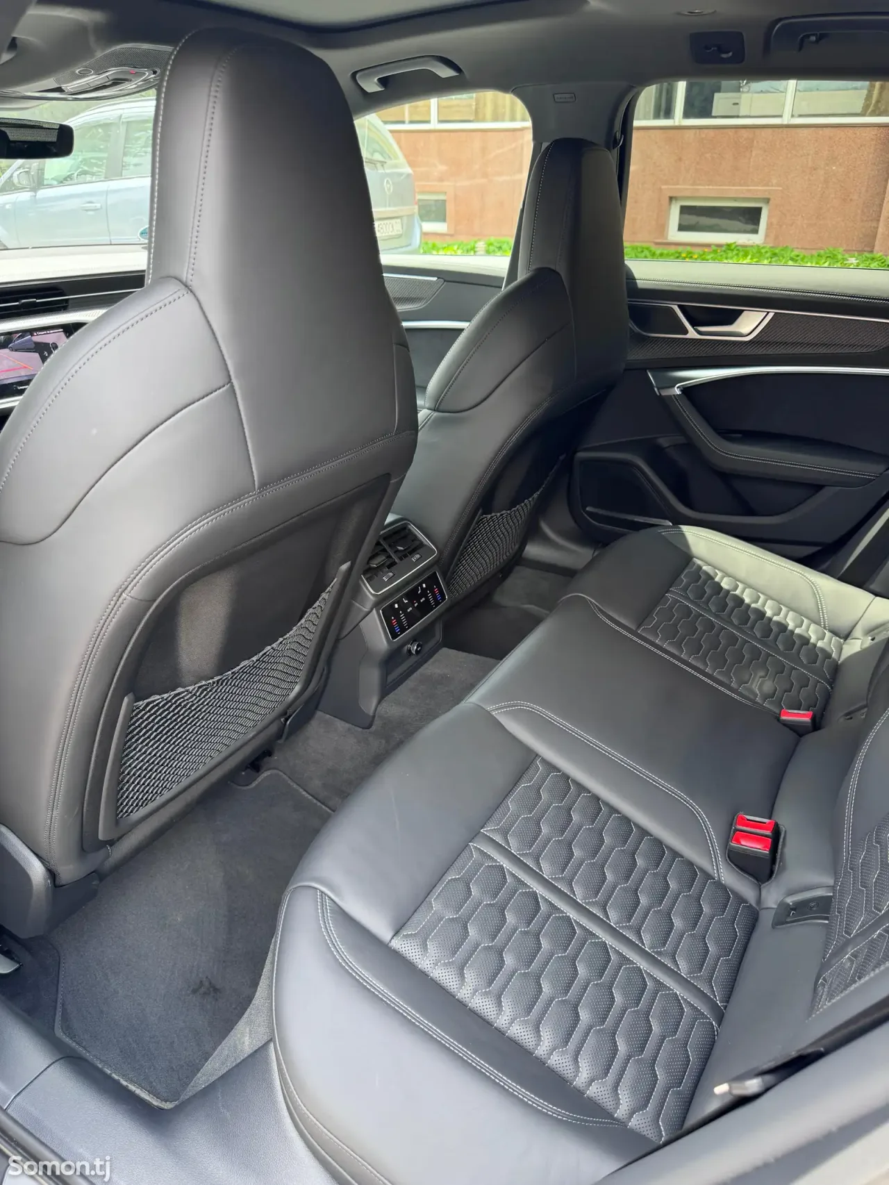 Audi RS6 2026 · 4.0 AT