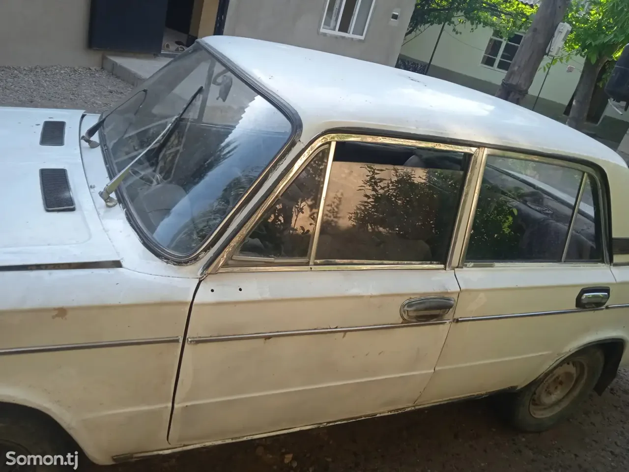Lada (ВАЗ) 2106 1981 · 1.6 MT