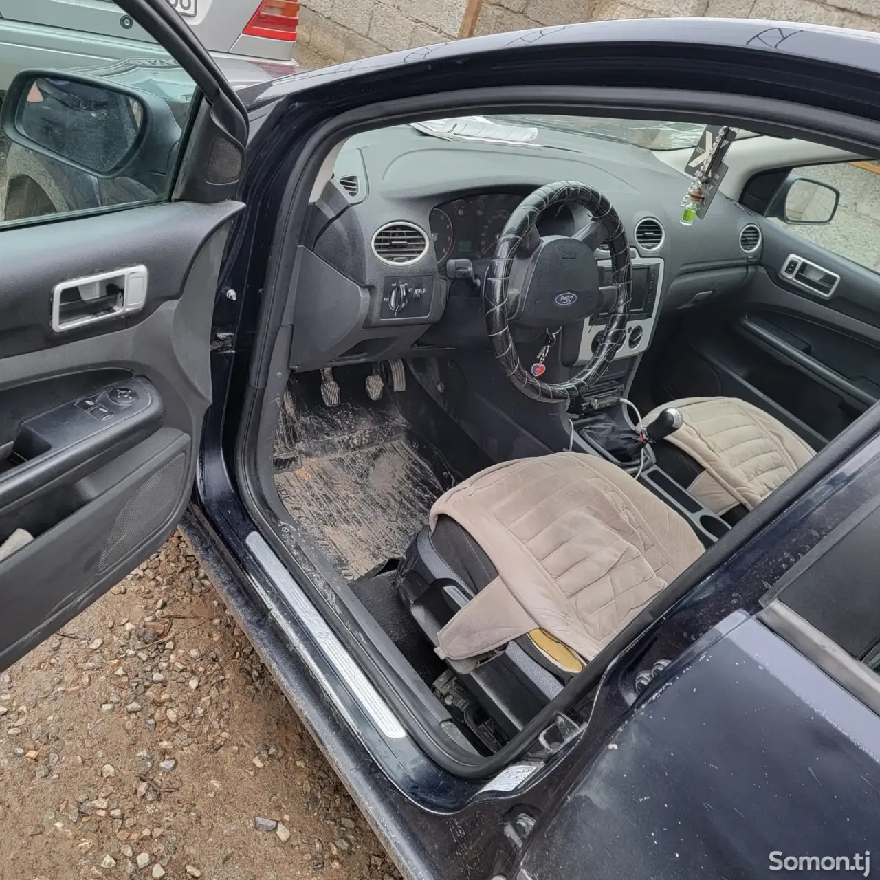 Ford Focus 2005 · 1.6 MT