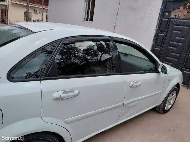 Chevrolet Lacetti 2005 · 1.6 MT