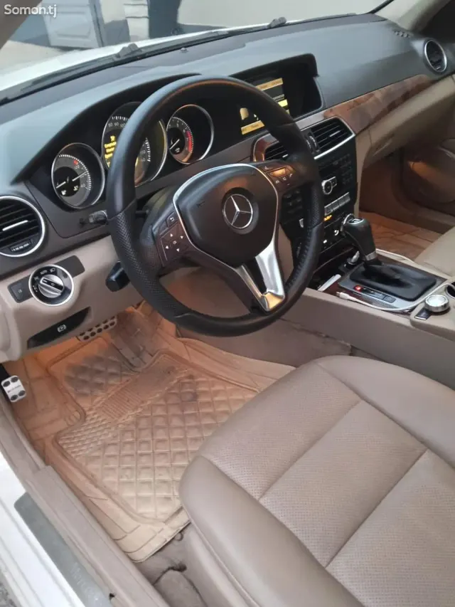 Mercedes-Benz C class 2012 · 3.0 AT
