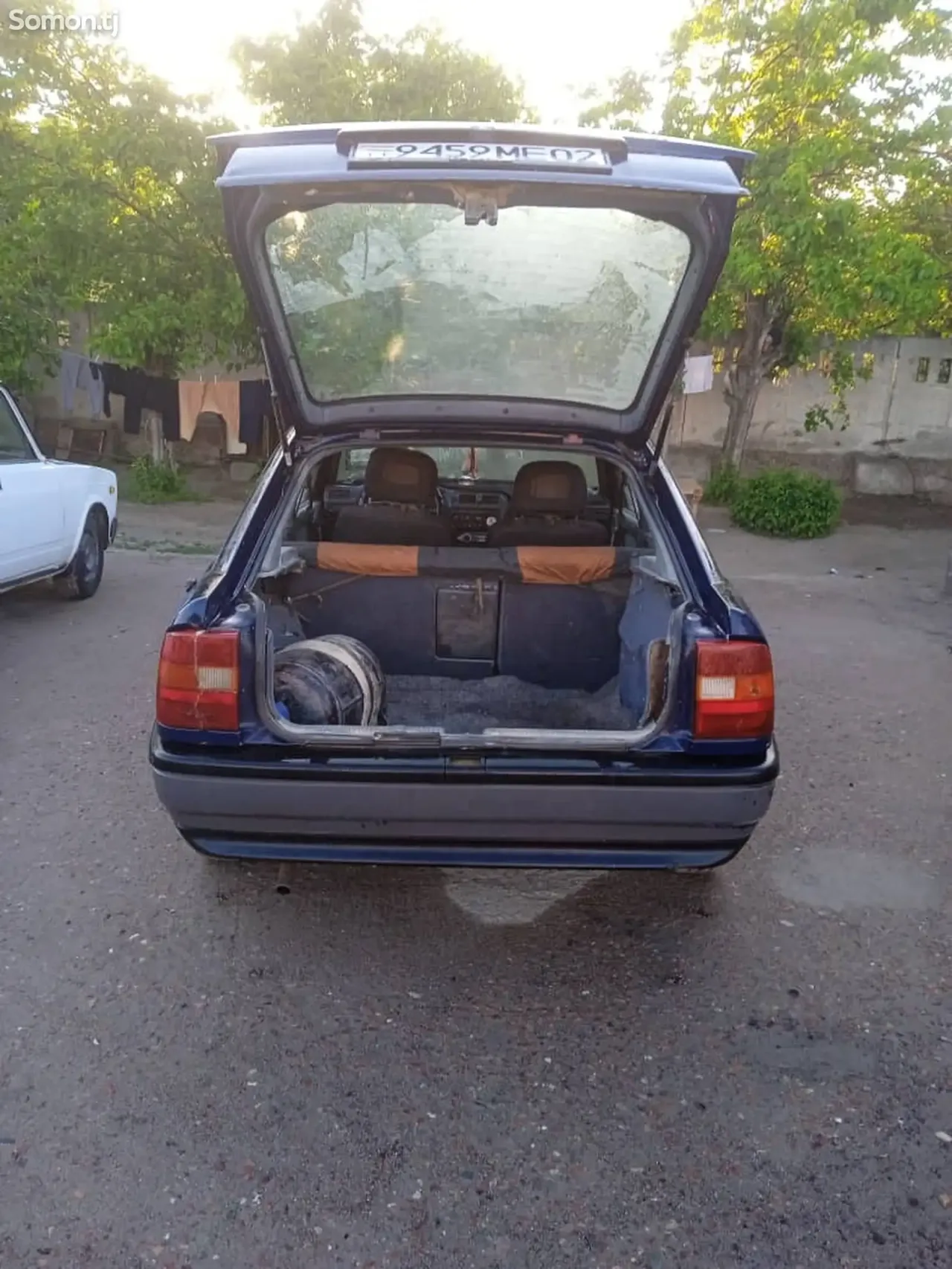 Opel Vectra A 1992 · 1.6 MT