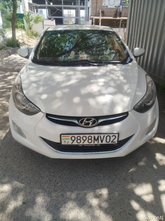 Hyundai Avante 2012 · 1.6 AT