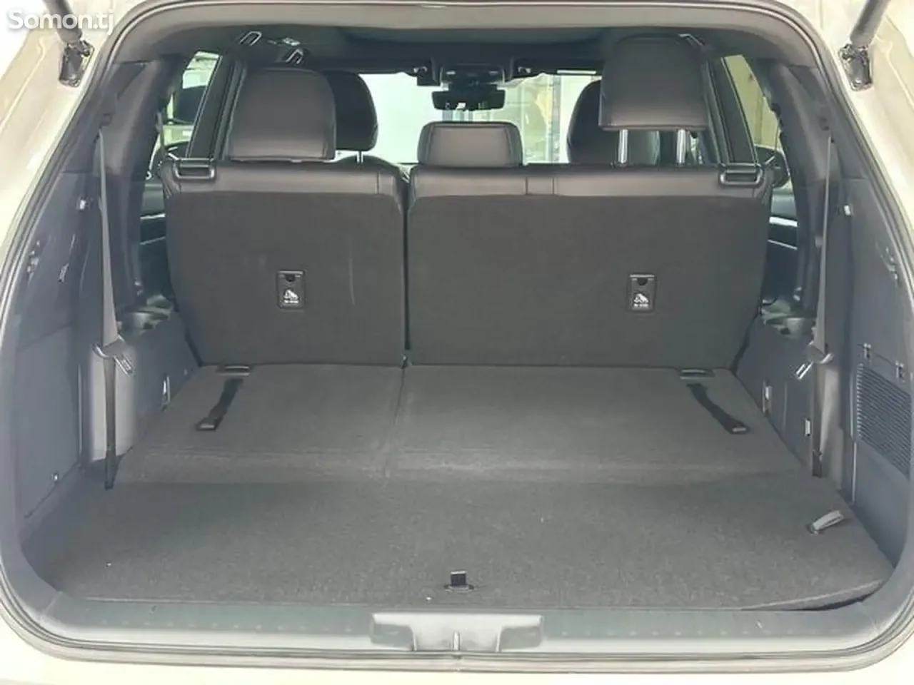 Toyota Crown 2025 · 2.5 AT