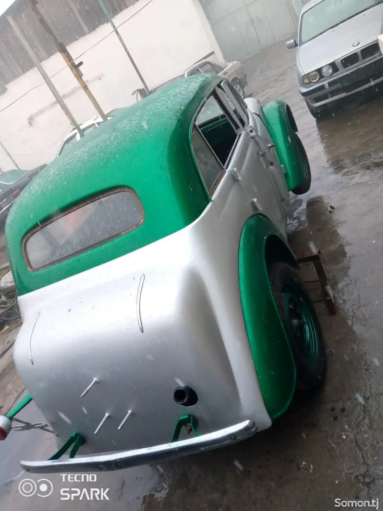 Москвич 401 1950 · 2.4 MT