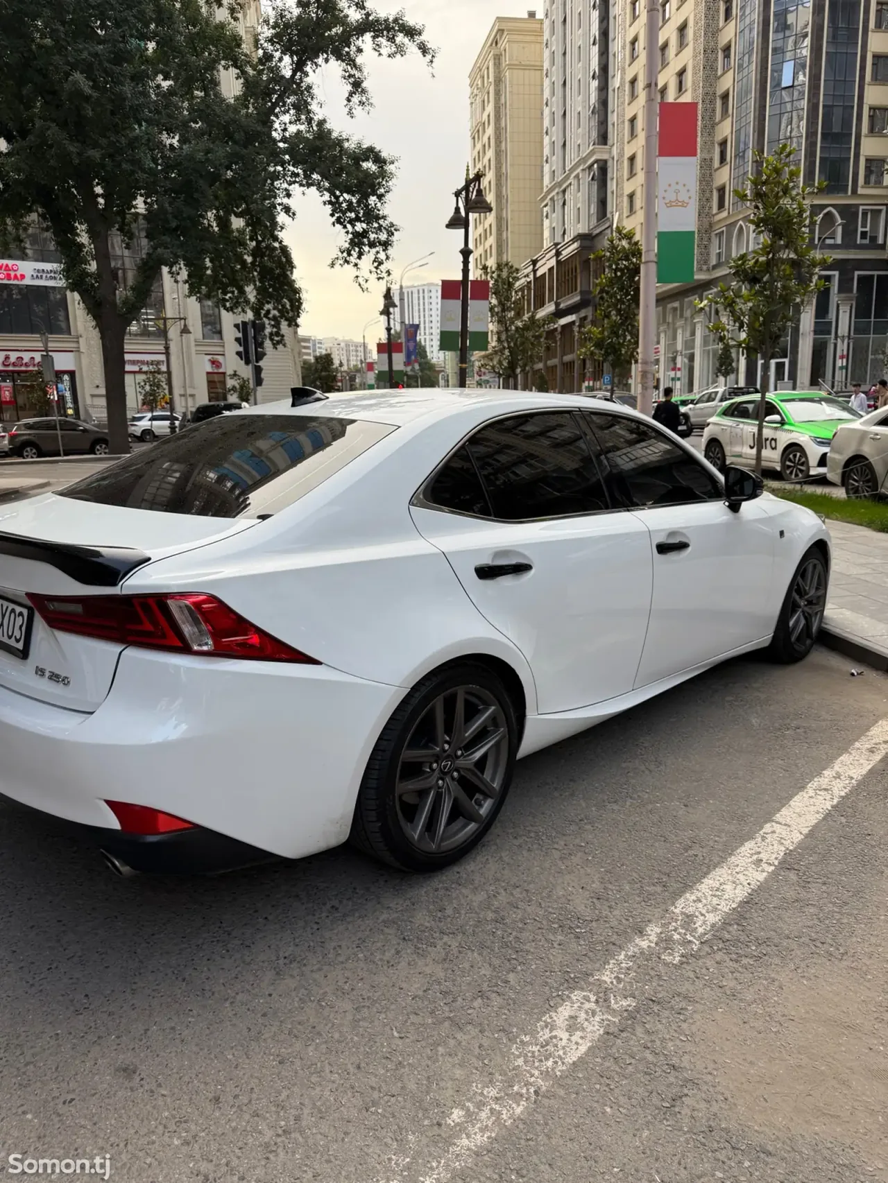 Lexus IS series 2014 · 2.5 AT