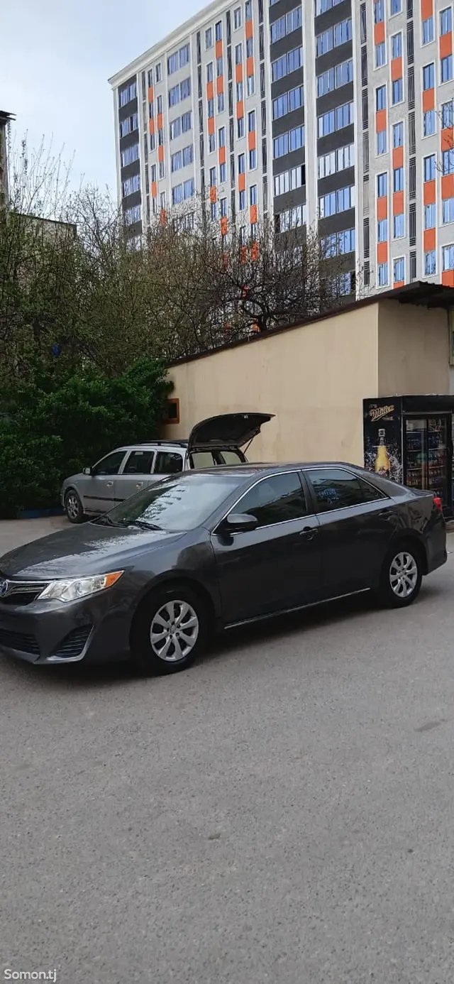 Toyota Camry 2014 · 2.5 AT