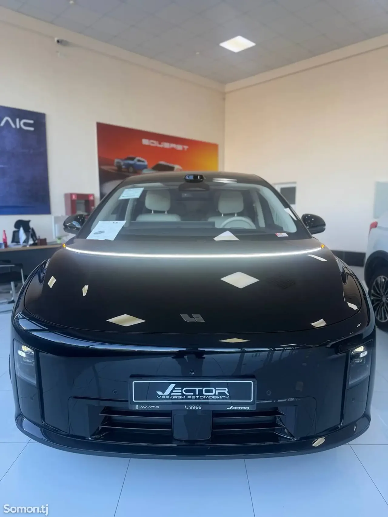 Li Auto (Lixiang) i8 2025 · AT
