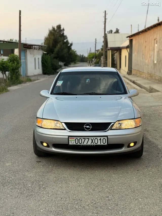 Opel Vectra B 2000 · 1.8 MT