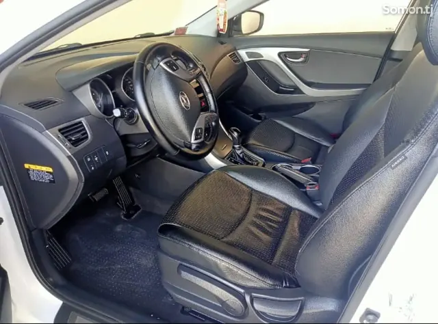 Hyundai Avante 2014 · 1.6 AT