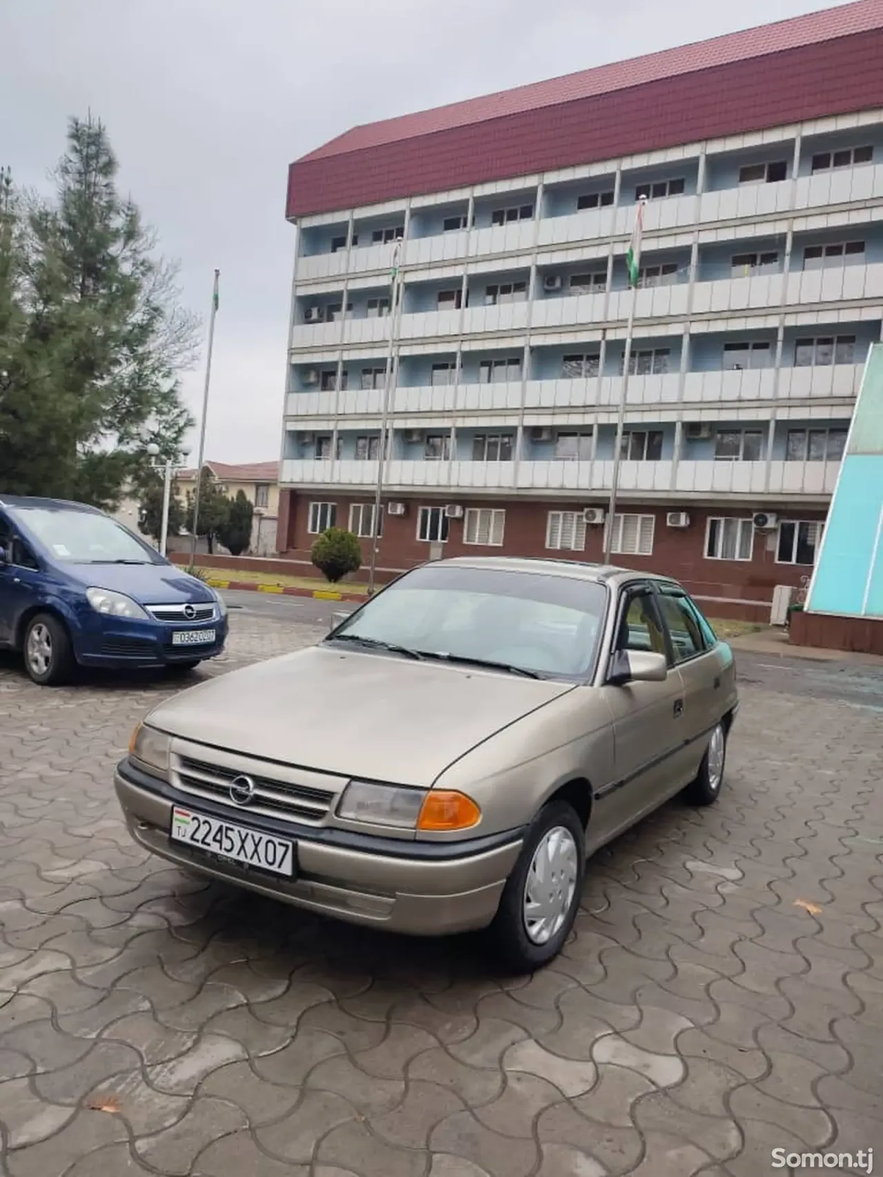 Opel Astra F 1994 · 1.6 MT