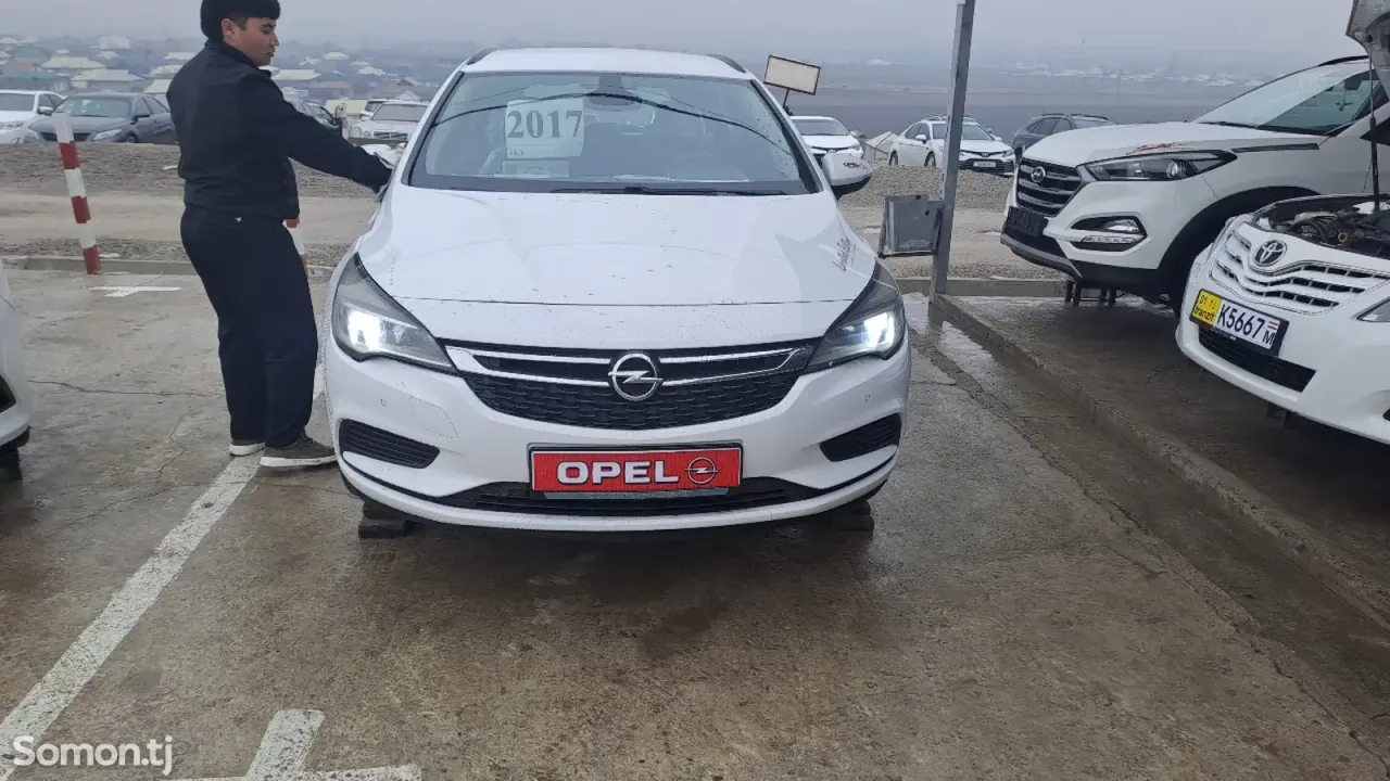 Opel Astra K 2016 · 1.1 MT