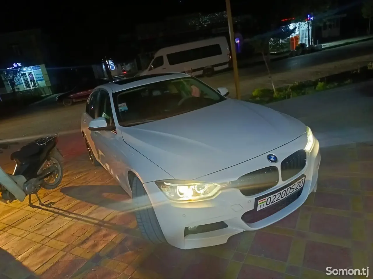 BMW 3 series 2014 · 2.0 AT