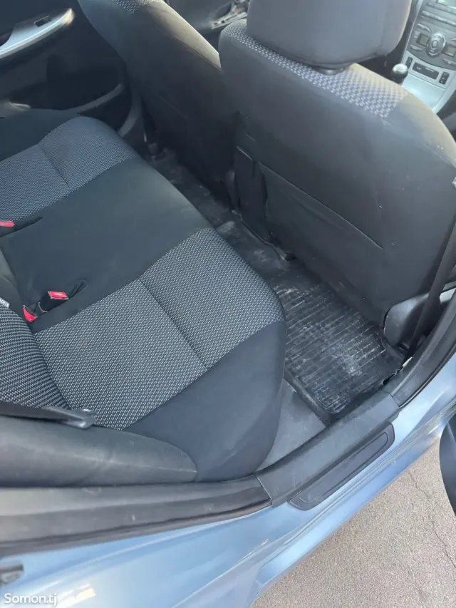 Toyota Corolla 2011 · 1.6 MT