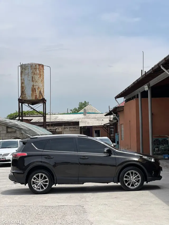 Toyota RAV 4 2017 · 2.5 AT