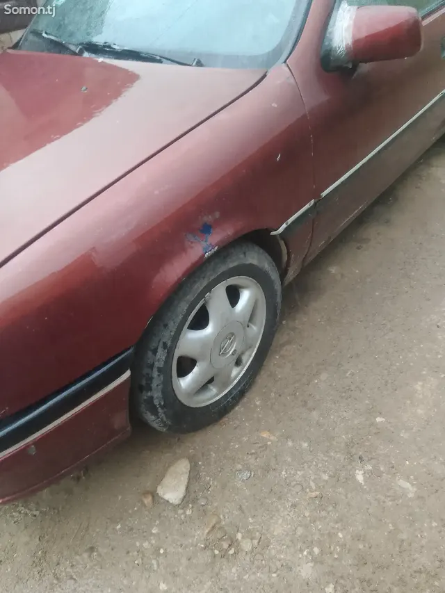 Opel Vectra A 1995 · 1.6 MT