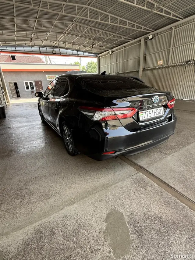 Toyota Camry 2019 · 2.5 AT