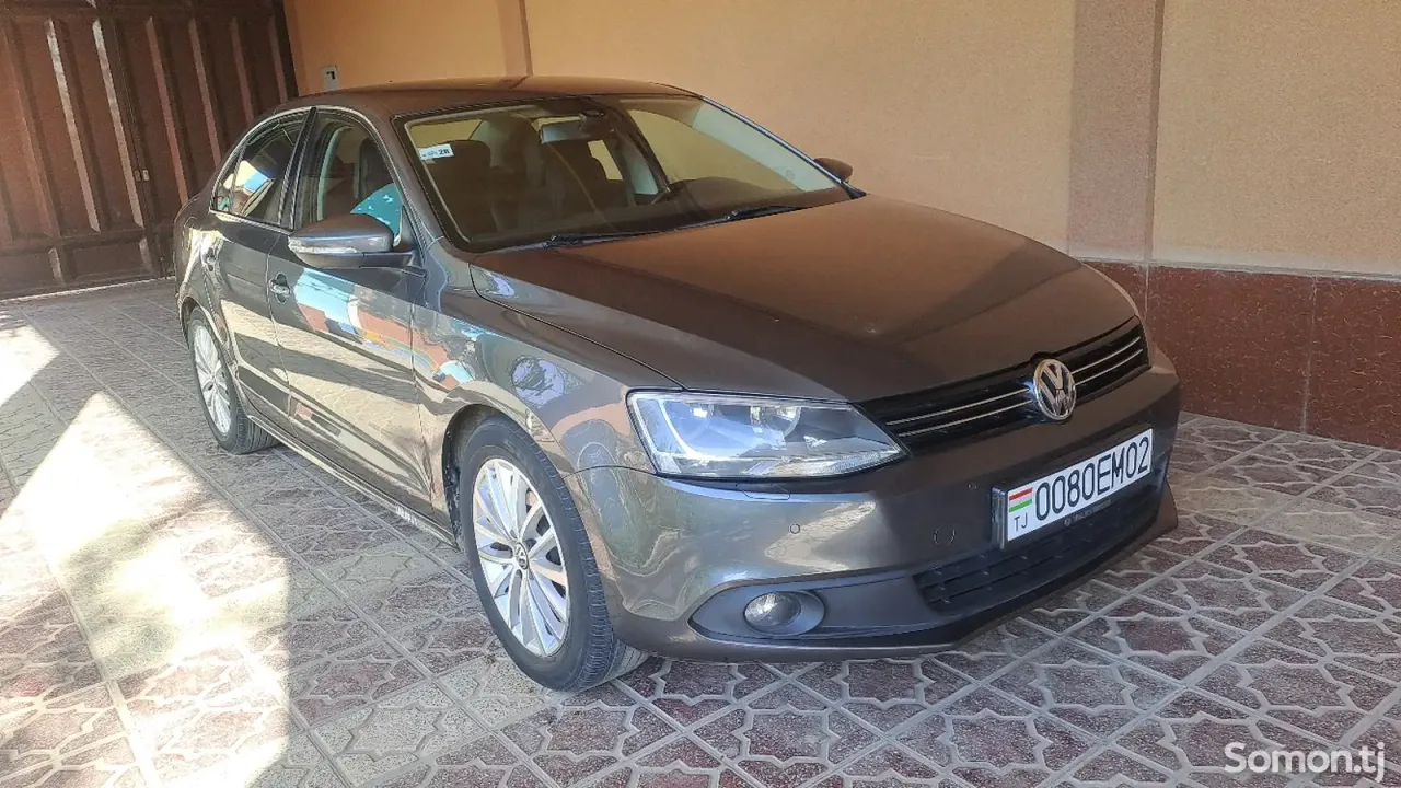 Volkswagen Jetta 2012 · 1.9 AT