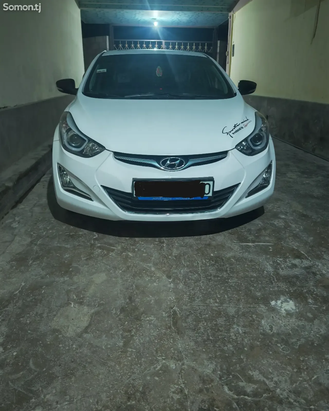 Hyundai Avante 2014 · 1.6 AT