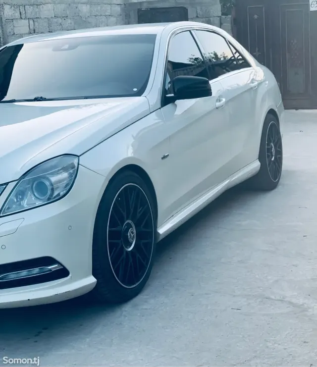 Mercedes-Benz E class 2012 · 2.0 AT
