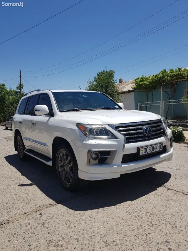 Lexus LX series 2014 · 5.7 AT