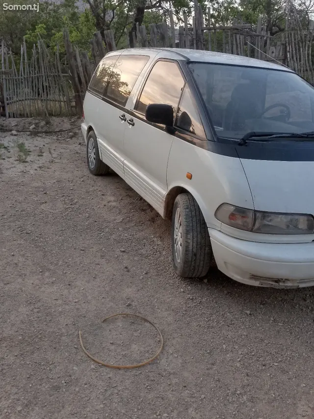 Toyota Previa 2000 · 1.8 MT