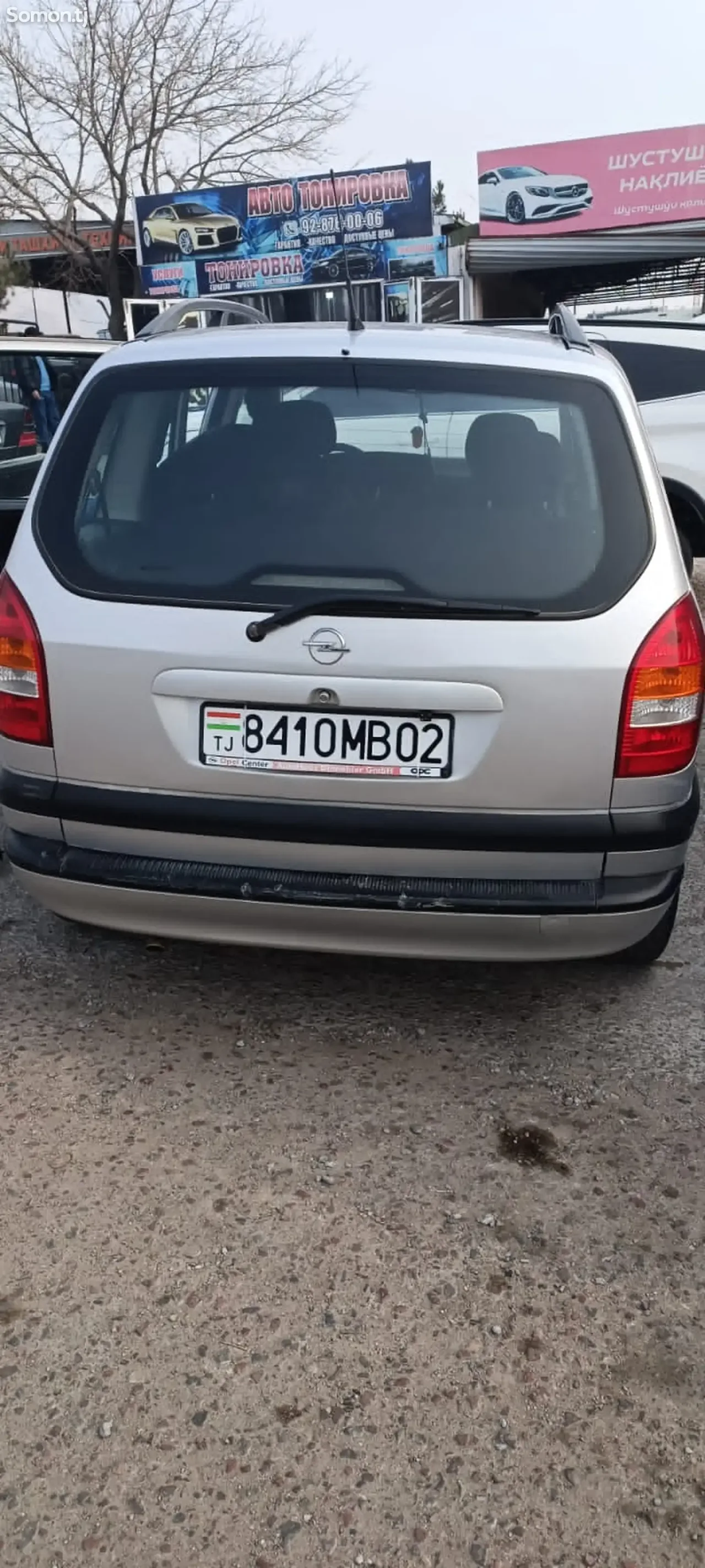 Opel Zafira 2000 · 1.6 MT